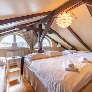 Apart-hotel Janáčkovo Nábřeží 19 - Riverside, Praga