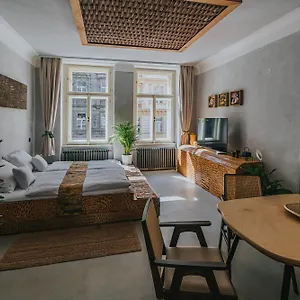 Bohemian Experience Aparthotel