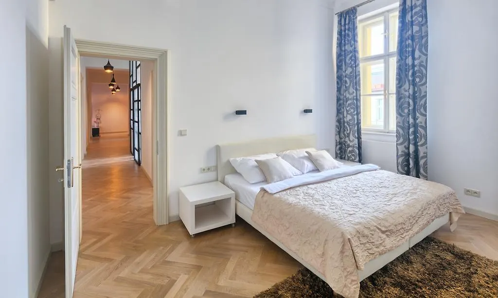 Grand Central Residence By Tkc Πράγα