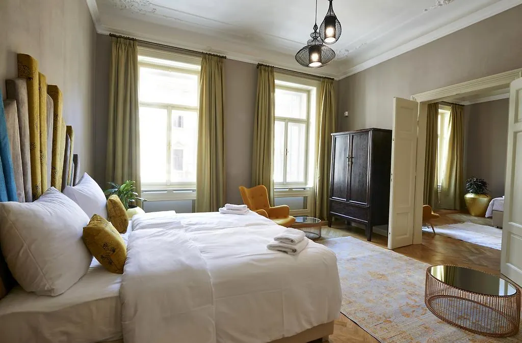 Grand Central Residence By Tkc Πράγα