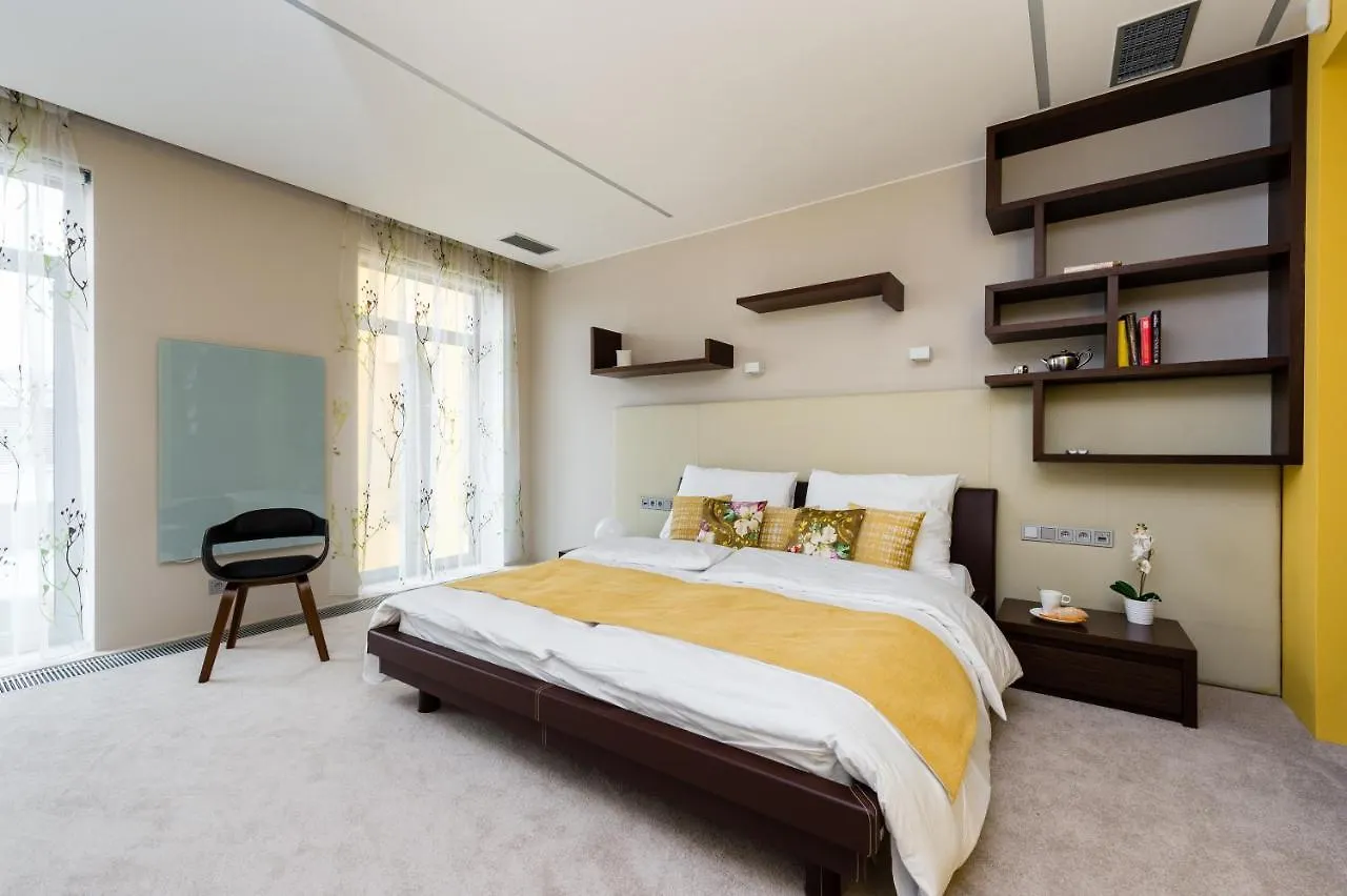 Grand Central Residence By Tkc Πράγα